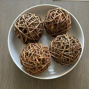 Decorative wicker balls